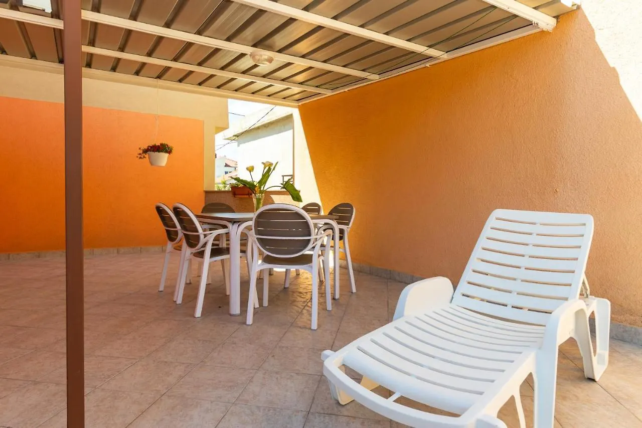 Apartment Grafulin Kastela 0*,  Croatia