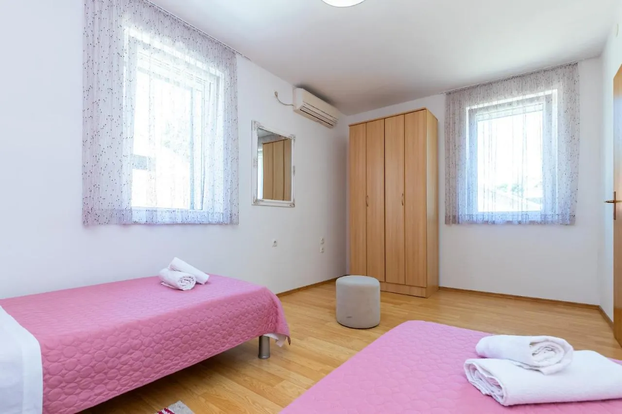 Apartment Grafulin Kastela Croatia