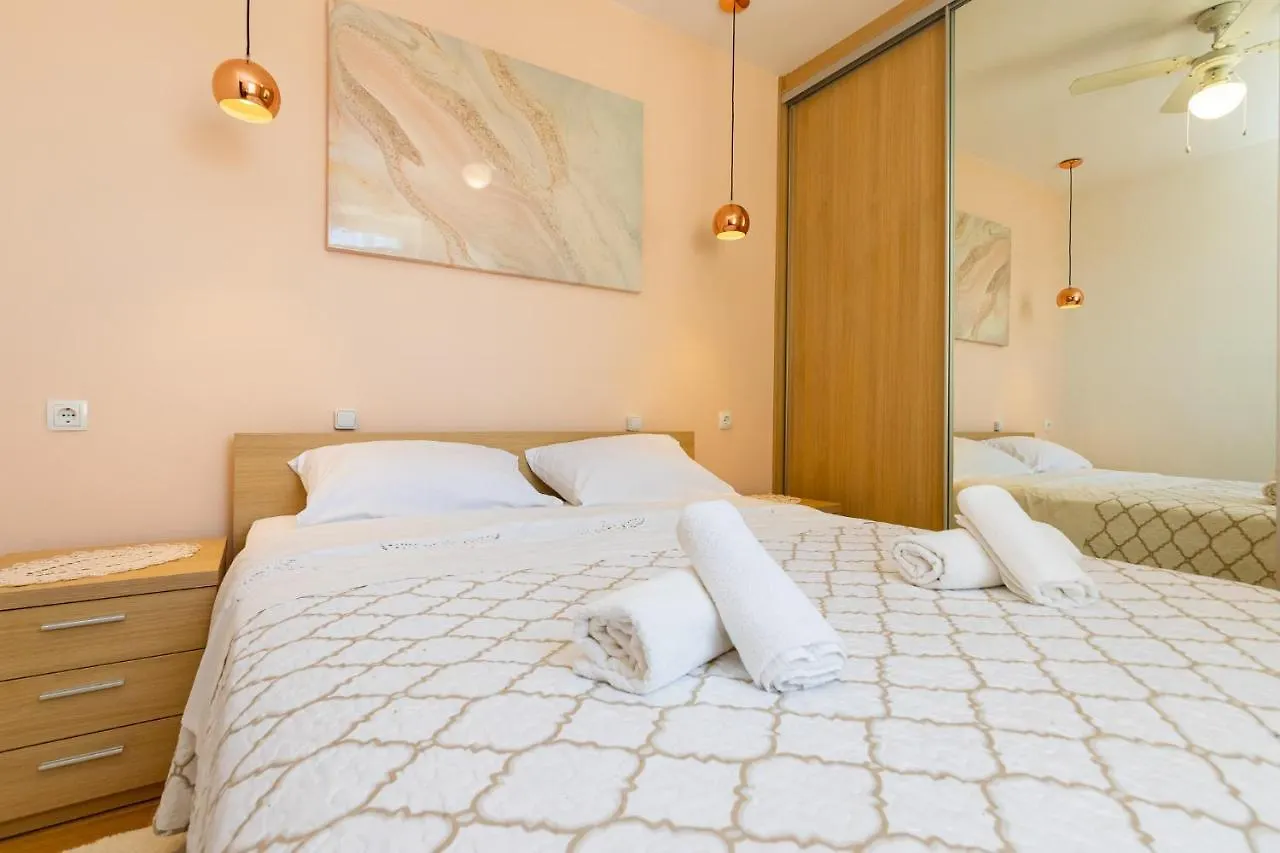 Apartment Grafulin Kastela 0*,  Croatia
