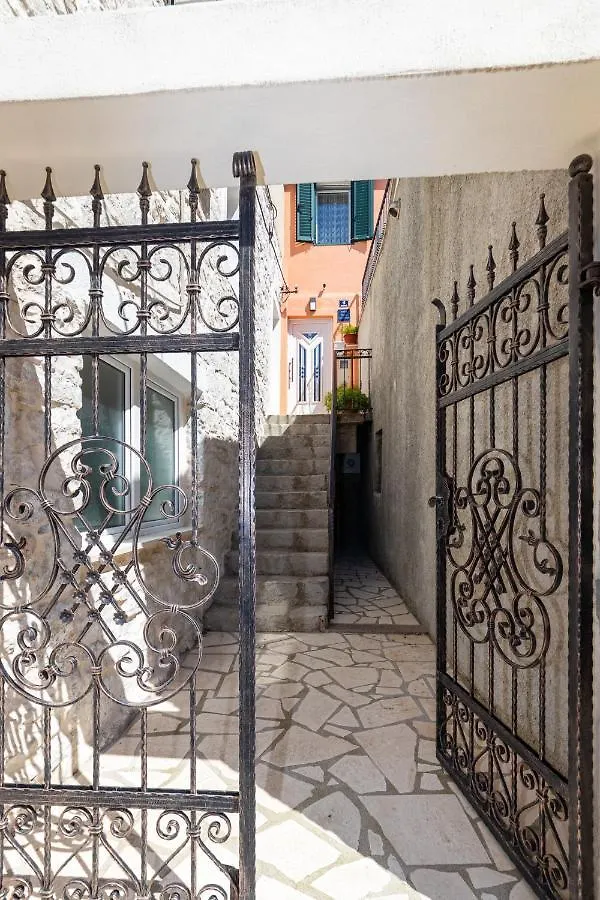 Apartment Grafulin Kastela Croatia